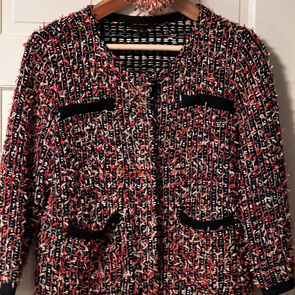 Ann Taylor Sweater collarless Jacket. Button front closure. Size XL